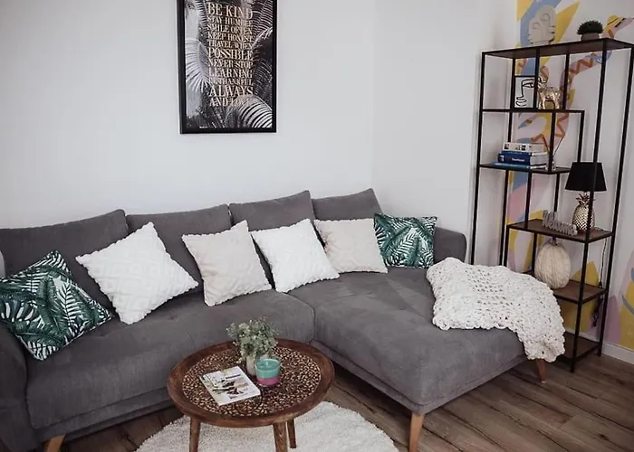 Cozy Dreams: Deluxe 2-Zimmer-Apartment -Kueche