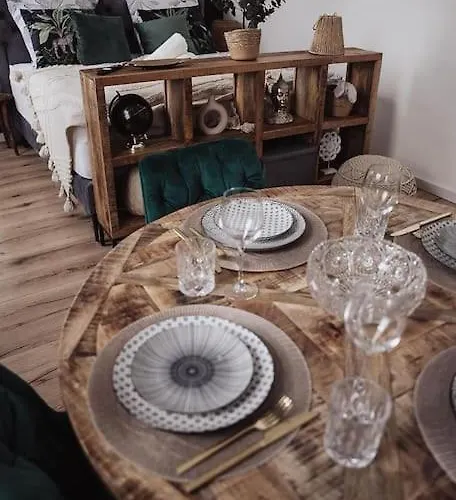 Cozy Dreams: Deluxe 2-Zimmer-Apartment -Kueche