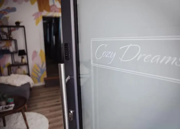 Cozy Dreams: Deluxe 2-Zimmer-Apartment -Kueche