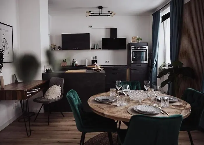 Cozy Dreams: Deluxe 2-Zimmer-Apartment -Kueche